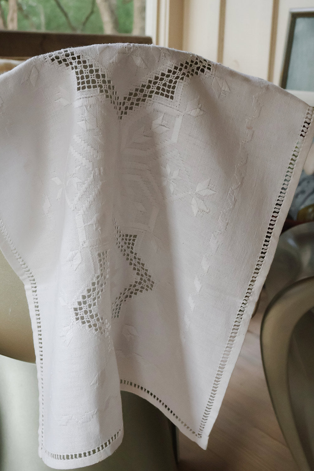 Heirloom Embroidered Table Throw No. 6270