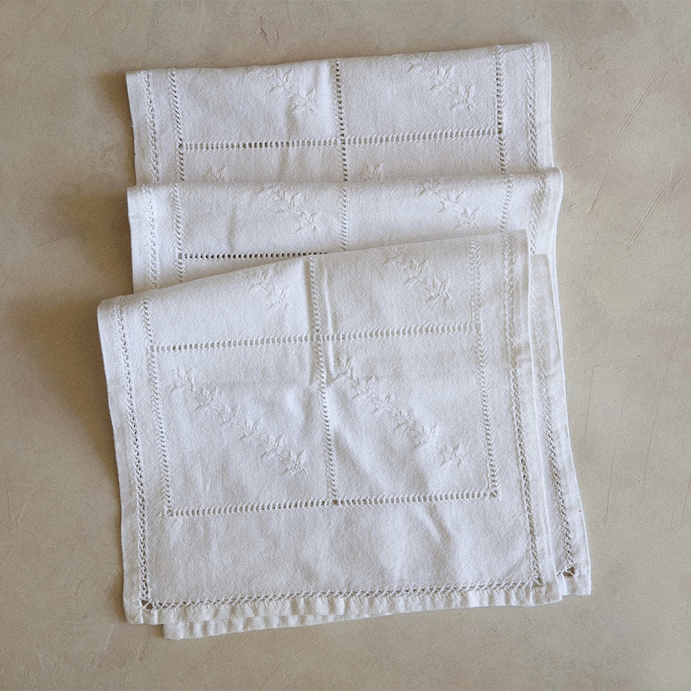Heirloom Embroidered Table Throw No. 6271
