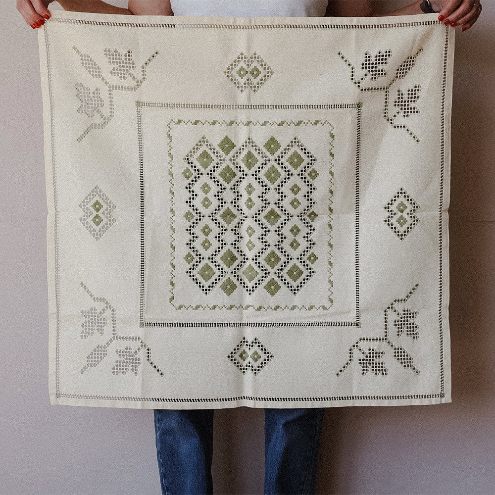 Heirloom Embroidered Table Throw No. 6273
