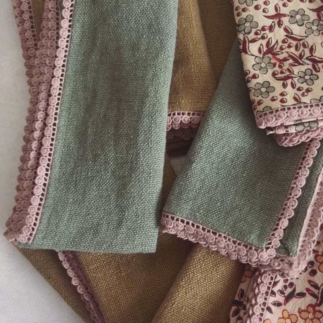 Heavyweight Table Linens with Lace Detail - Mustard